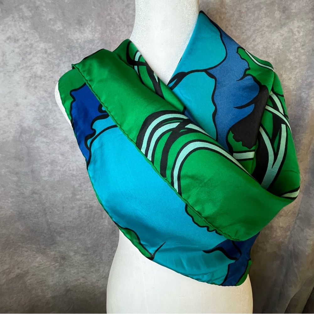 Echo Elegant Green and Blue Scarf Big Poppy 30” Square Vibrant Bold Country Club
